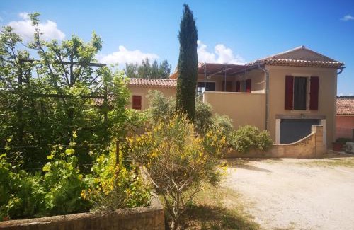 Saint-Saturnin-les-Apt Apartment | Sous la pergola