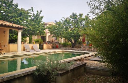Saint-Saturnin-les-Apt Apartment | Sous la pergola