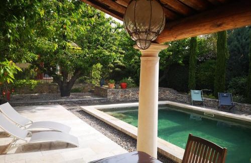 Saint-Saturnin-les-Apt Apartment | Sous la pergola