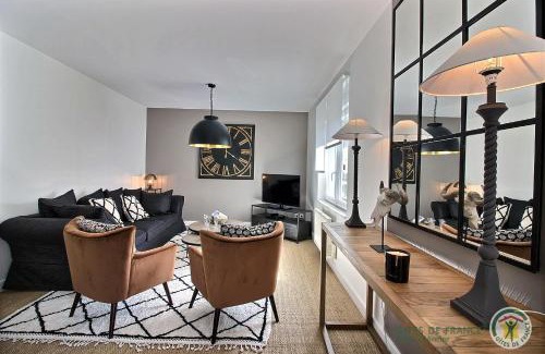 Crehen House | Sous le cerisier