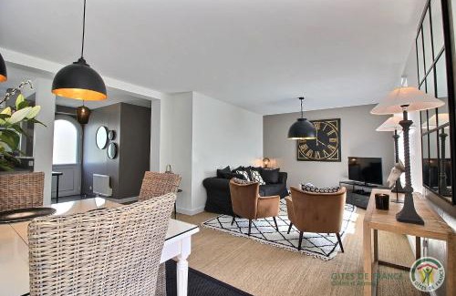 Crehen House | Sous le cerisier