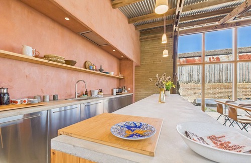 Cowes Ski Chalet | South Barns a spacious barn conversion near Cowes.