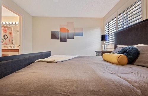 Southeast Boise House | South East Boise - Updated Groovy Charmer - 3 bed