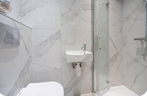 Thamesmead House | South East Ensuite 12mins to Elizabeth line