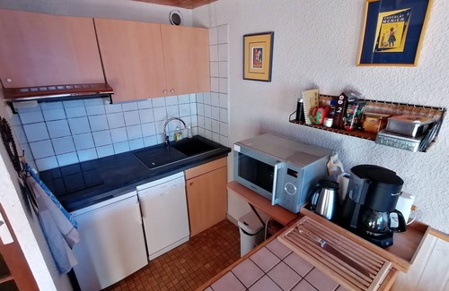 Les Deux Alpes Apartment | South expo studio, heart resort, calm, ski to door