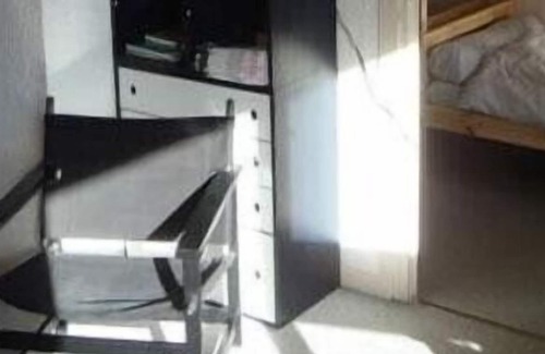 Les Deux Alpes Apartment | South facing apartment, ski slopes and lifts, 6 people
