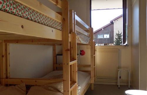 Les Deux Alpes Apartment | South facing apartment, ski slopes and lifts, 6 people
