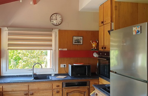 Puy-l'Eveque House | South-facing detached house with private pool