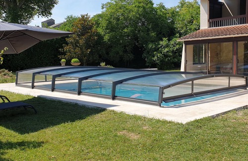 Puy-l'Eveque House | South-facing detached house with private pool