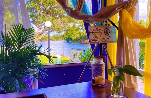 Pompano Beach House | South Florida LAKE SIDE!nTropical Pace Living: "Feather & Lake - Water's Edge"