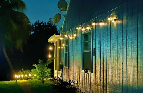 Pompano Beach House | South Florida LAKE SIDE!nTropical Pace Living: "Feather & Lake - Water's Edge"