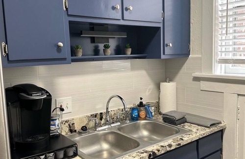 St. Louis Apartment | South Hampton Apartment with Balcony