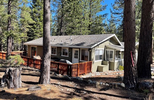 North Upper Truckee House | South Lake Tahoe, Tahoe Paradise, The Perfect Location Getaway !