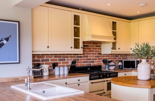 Henley House | South Lodge Luxury Accommodation