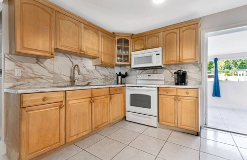 West Park Villa | South Miami Entire Pool Villa 17 Min To Beach