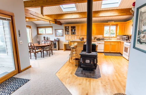 Clinton House | South Whidbey Island: Large Waterfront Home - Private Beach on Cultus Bay