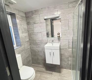 Southall Broadway House | Southall Edge Inn