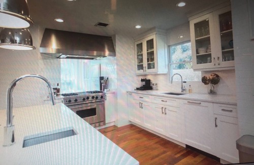 Southampton House | SOUTHAMPTON-POOL,3 min to town,1.5 miles to beach. Outdoor kitchen,putting green