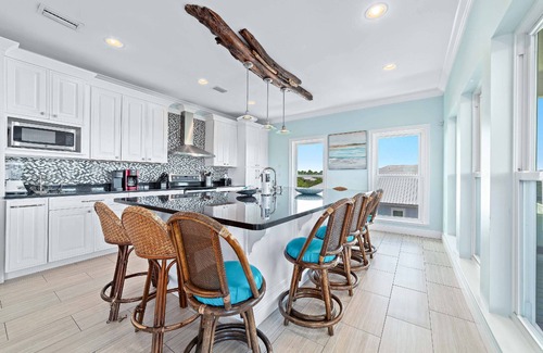 Surf Side Shores House | Southern Charm ~ Pet Friendly ~ Short Walk to the Beach ~ Private Pool + $400 FREE Activities Daily