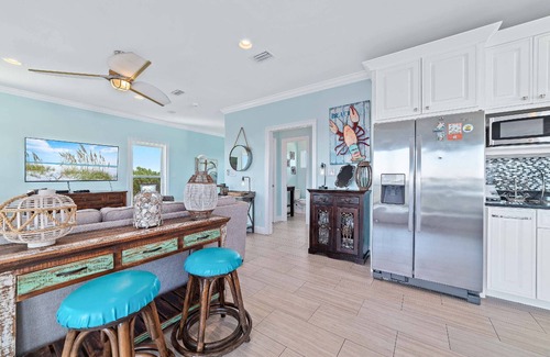 Surf Side Shores House | Southern Charm ~ Pet Friendly ~ Short Walk to the Beach ~ Private Pool + $400 FREE Activities Daily