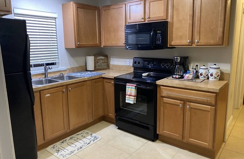 Inverness House | Southern Comfort 2-BR Cottage-Downtown Inverness