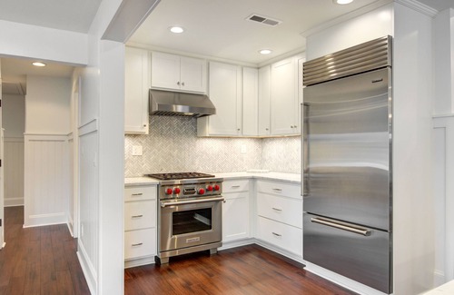 Isle of Palms House | Southern Dream! Newly Heatable Private Pool- Just Steps from Ocean!