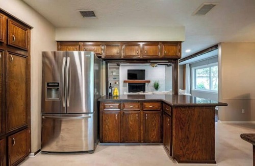 Clodine House | Southern livings 4Brs home near shopping,dining, golf, park, Houston Downtown.