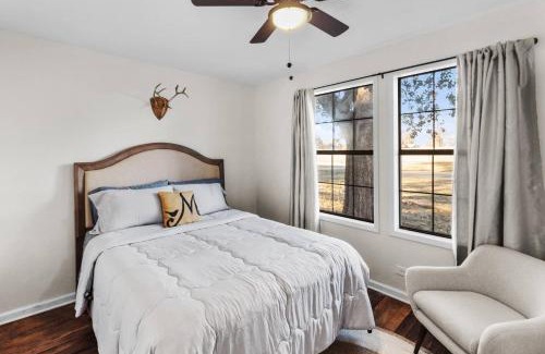 Mooringsport House | Southern Magnolia House With Porch Swing