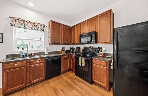 Ladson Villa | Southern Oak Cottage