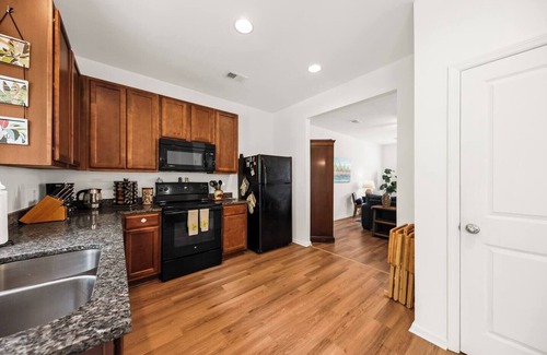 Ladson Villa | Southern Oak Cottage