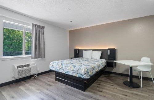 Ferry Pass Hotel | Southern Suites Pensacola Davis
