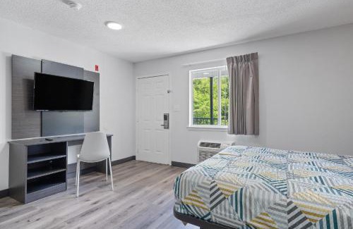 Ferry Pass Hotel | Southern Suites Pensacola Davis