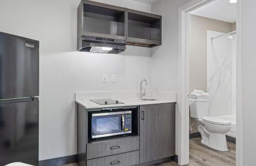 Ferry Pass Hotel | Southern Suites Pensacola Davis