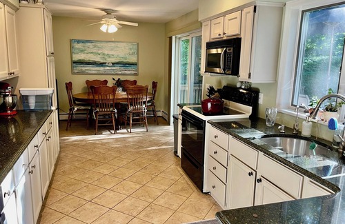 Southold House | Southold, NY- Heart of North Fork Wine Country and Minutes From The Beach