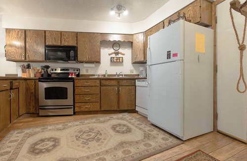 Steam Engine Meadows House | Southview Lodge