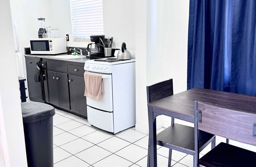 Hollywood South Central Beach Condo | Southwinds #6 for 3 Just Steps from the beach