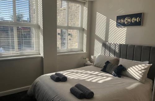 Keighley Apartment | Sovereign House Apartment with private car park