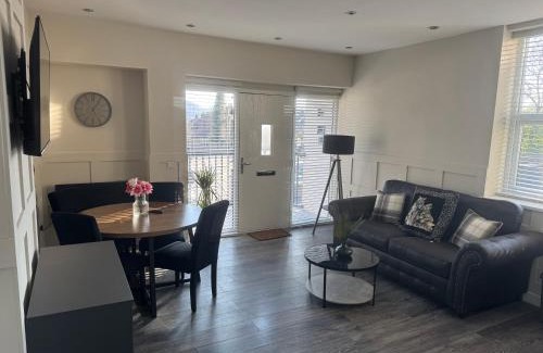 Keighley Apartment | Sovereign House Apartment with private car park