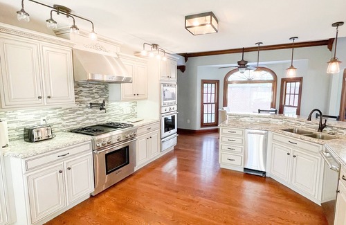 Chillicothe House | Sovereign Summerhill- With a pool & Hot Tub