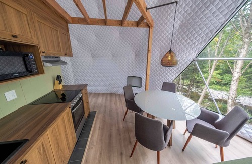 Montmagny Regional County Municipality Ski Chalet | SPA et Riviere - Les Domes de la Riviere Alick