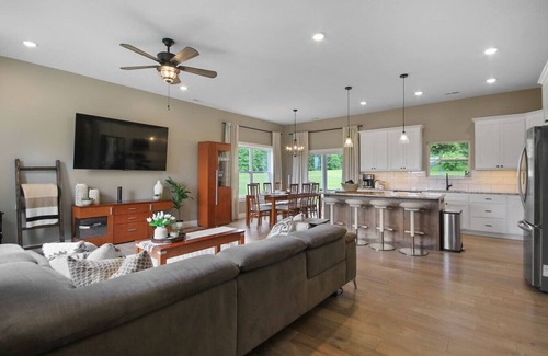 Columbia House | Spa Like Retreat in Columbia