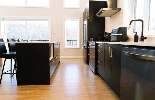 Saint-Philemon Ski Chalet | Spa Mountains & Ultimate Comfort - Le Jameson