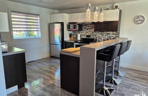 Saint-Zacharie Ski Chalet | Spa & Nature, Waterfront - Le Chalet Le Shack