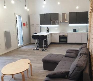 Sarrant House | SPA, Patio et Maison privés - Détente à la campagne