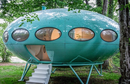Nunney House | Space Age Living - Futuro House at Marston Park