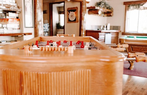 Big Bear Lake House | Space for families, theatre, game room, hot tub.