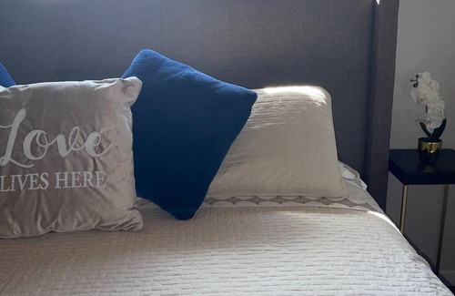 Gardena Apartment | SPACE X ,LAX & Beaches Beautiful Guest House