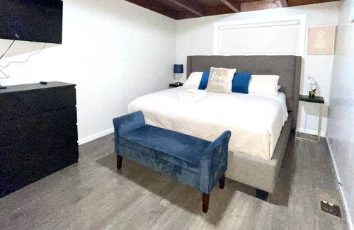 Gardena House | SpaceX,LAX & Beaches Beautiful Guest House