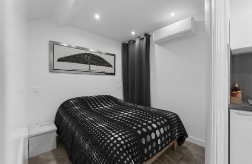 Cannes City Centre Apartment | Spacieux 1 chambre avec baignoire balnéo