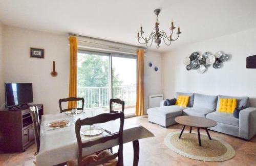 Evian-les-Bains Apartment | Spacieux appartement refait à neuf avec balcon et garage, proche centre-ville - FR-1-498-108